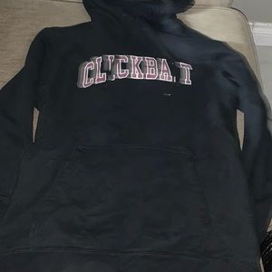 This is a clickbait sweater never worn